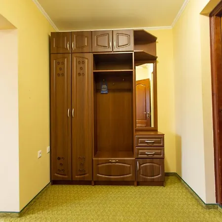 хата магната та смерекова хата Dragobrat