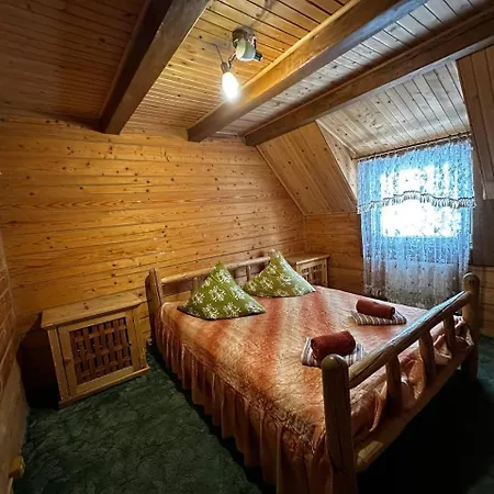 хата магната та смерекова хата Dragobrat